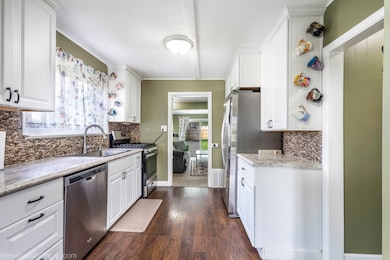 2209 Douglas Ave, Des Plaines, IL 60018 - photo 3