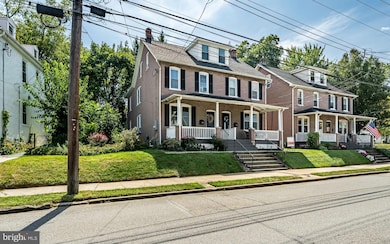 134 W Pennsylvania Ave, Downingtown, PA 19335 - photo 2