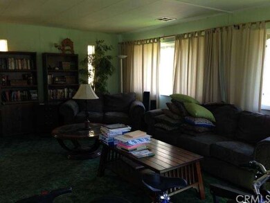 Spacious separate Livingroom