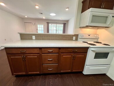 171 Ventry Ct unit 171B, Ridge, NY 11961 - photo 7