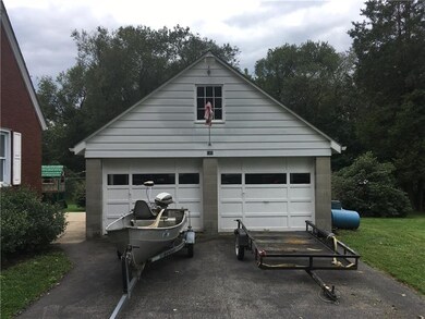 Detached garage