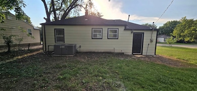 1522 N Estelle St, Wichita, KS 67214 - photo 2