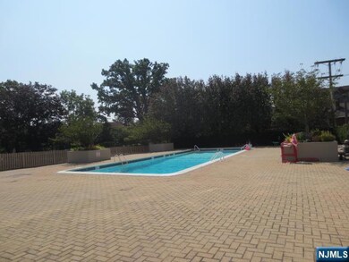 Hampshire House unit 19D, Fort Lee, NJ 07024 - photo 2