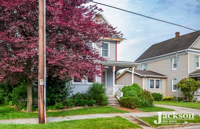 219-Maple-St_UPLOAD-02