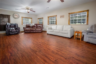 11820 E Farmer Rd, Stringtown, OK 74569 - photo 6