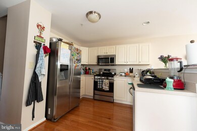 276 Hampshire Dr, Sellersville, PA 18960 - photo 7