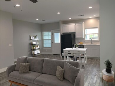 709 W Woodard St unit 711, 713, Denison, TX 75020 - photo 6