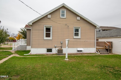 205 3rd St NE, Hazen, ND 58545 - photo 4