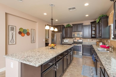 Gourmet Kitchen with Gas!