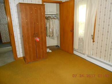 305 Roosevelt Ave, Springfield, MA 01118 - photo 7