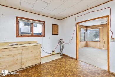 Kitchen + W/D uphook