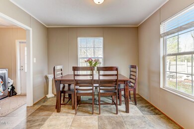 8-web-or-mls-Bunker Ln-008