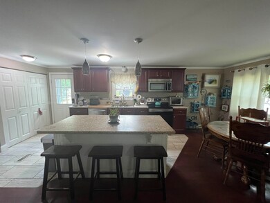 29 Oakwood Cir, Milford, NH 03055 - photo 4