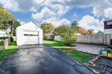 484 Crestview Rd.