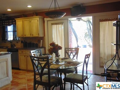 605 Margaret Lee St, Copperas Cove, TX 76522 - photo 6