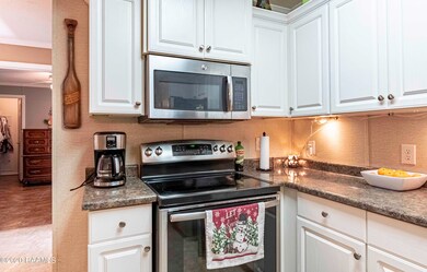 Kitchen 7