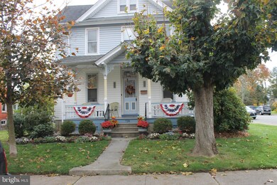 728 Juniper St, Quakertown, PA 18951 - photo 2