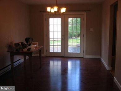 477 Colonial Dr, East Greenville, PA 18041 - photo 5