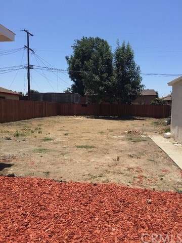 View of the back yard.