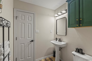 1522 Oakwood Dr, Denton, TX 76205 - photo 7