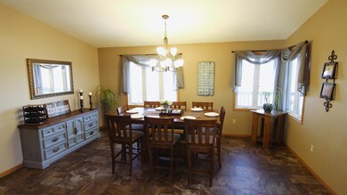17 Dining Room 1