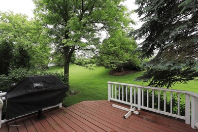 114 Pembroke Cir unit 46C1, Lake Bluff, IL 60044 - photo 2