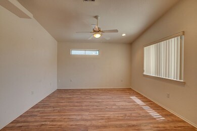 10627 E 34th St unit III, Yuma, AZ 85365 - photo 7