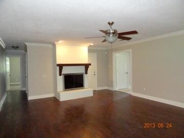 Den/Family/Great Room. Look at these beautiful gle