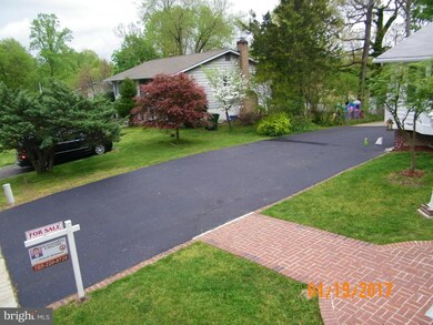 8805 Sylvania St, Lorton, VA 22079 - photo 5