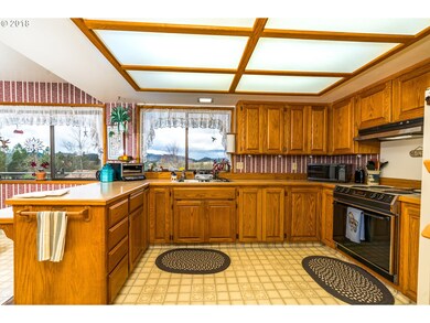 2246 Plat I Rd, Sutherlin, OR 97479 - photo 7