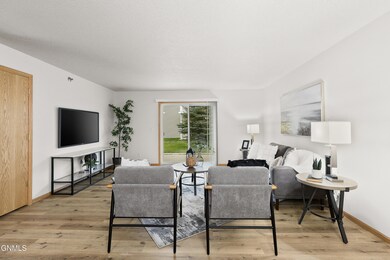 4000 Mckenzie Dr SE unit 9, Mandan, ND 58554 - photo 5