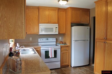 100 Timberwolf Ct, Mankato, MN 56001 - photo 5