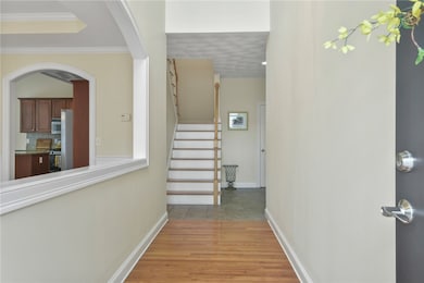 Bright & charming Entryway