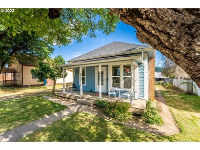 519 W Main St, Sheridan, OR 97378 - photo 3