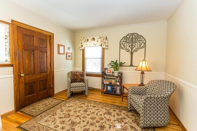 264 E Longview LR12