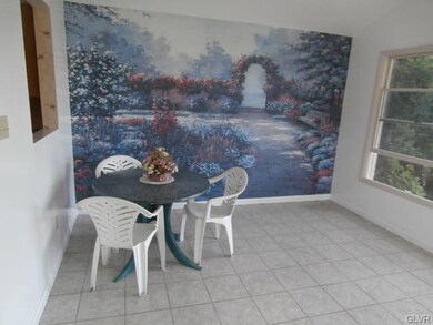 4942 Buckeye Rd, Emmaus, PA 18049 - photo 4