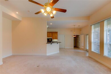 206 Amanda Dr - Living room