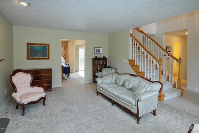 8912 Hathaway-105