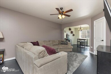 Living Room w/ Ceiling Fan