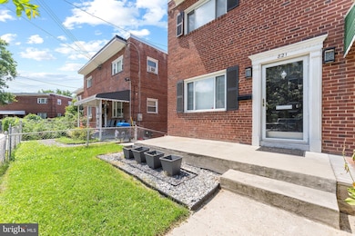 821 Oglethorpe St NE, Washington, DC 20011 - photo 6