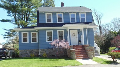 34 Daniels St, Hopedale, MA 01747 - photo 2