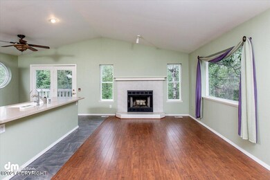 03-Living Room MS_3444.jpg 2031