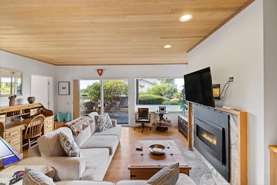 4175 HWY 101 J3 Small-10