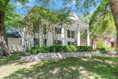 4800 Green Oaks Dr, Colleyville