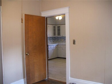 17 Bellevue Ave, Central Falls, RI 02863 - photo 4