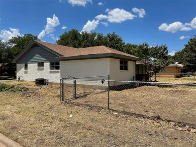 1200 Irwin Dr, Hurst, TX 76053 - photo 2