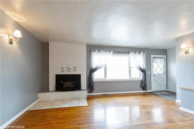 629 S 5th Ave E, Newton, IA 50208 - photo 3