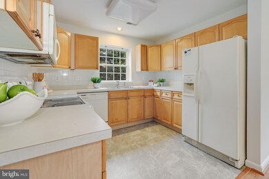 2504 Shelley Cir, Frederick, MD 21702 - photo 7