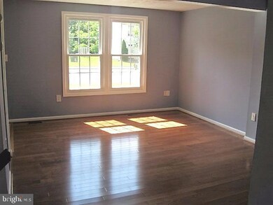 3590 Laurel View Ct, Laurel, MD 20724 - photo 3