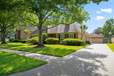 15951 Knolls Lodge Dr, Houston, TX 77095 - photo 2
